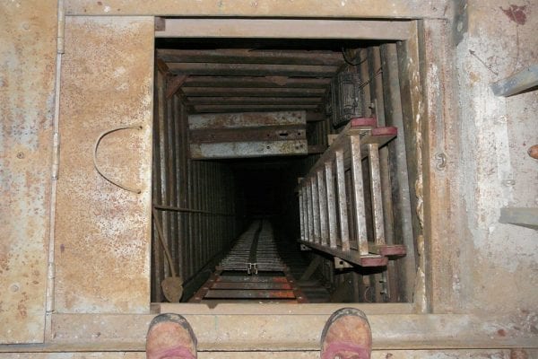 confined spaces, crawl hole, tight space